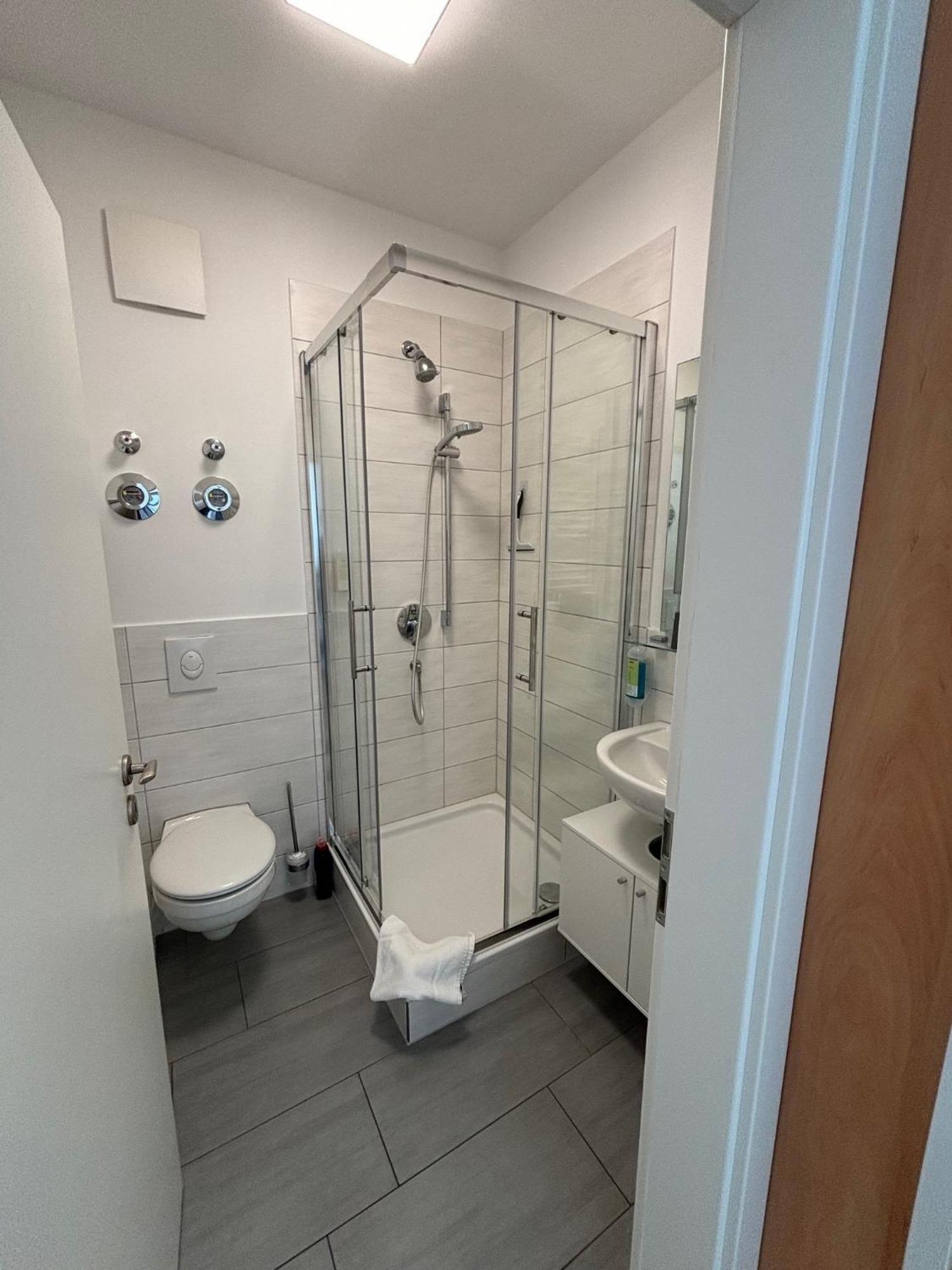 Einraumapartment Im Erdgeschoss Mit Seeblick 라인스베르크 외부 사진
