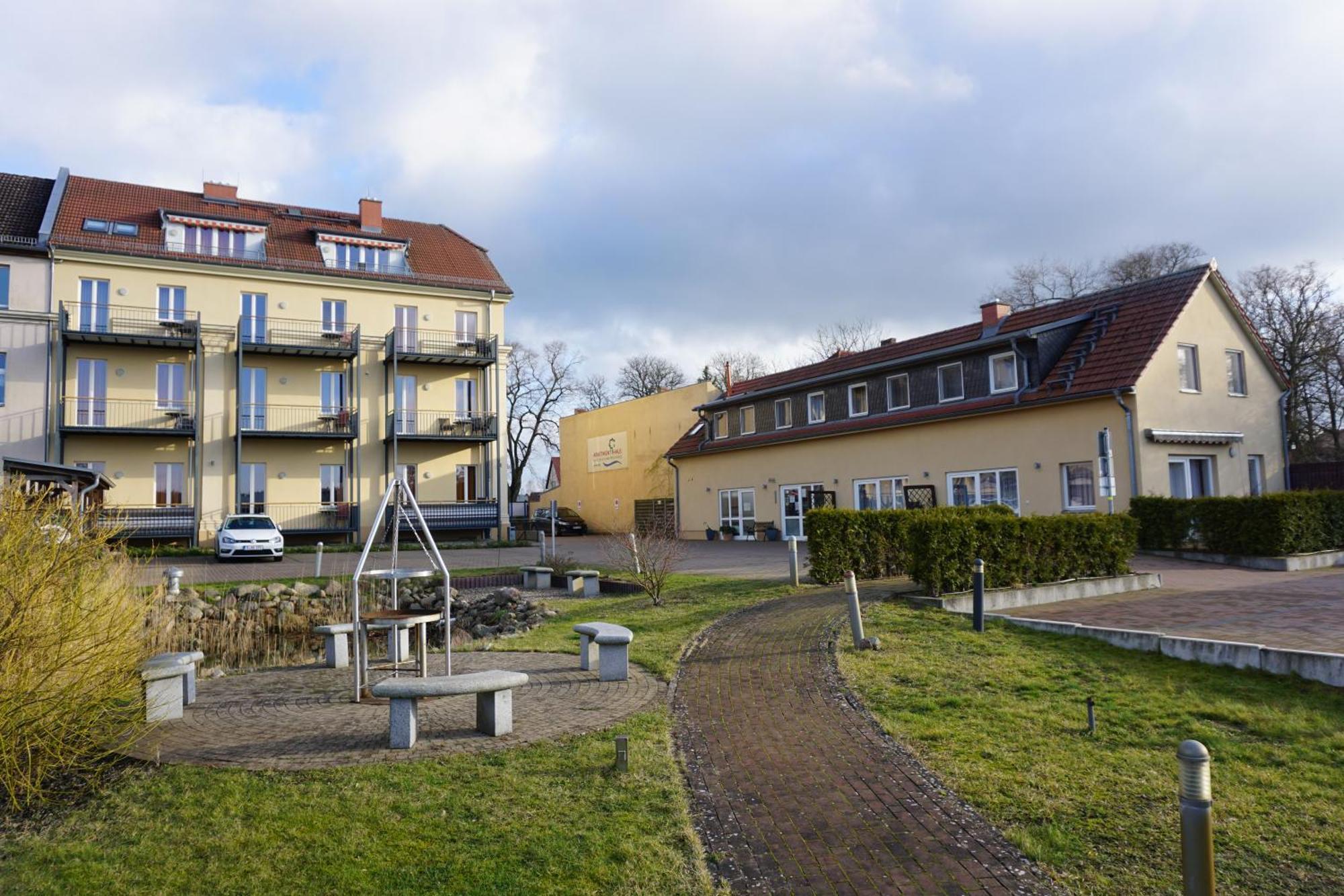Einraumapartment Im Erdgeschoss Mit Seeblick 라인스베르크 외부 사진